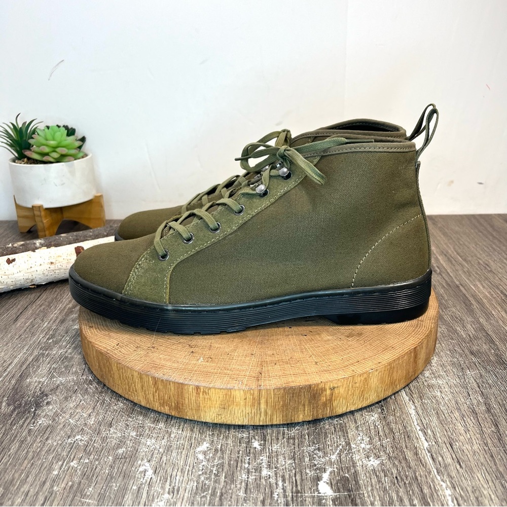 *Dr. Martens | Green Coburg Lace Up Boots Size fits like 10.5 W (marked 10M)
